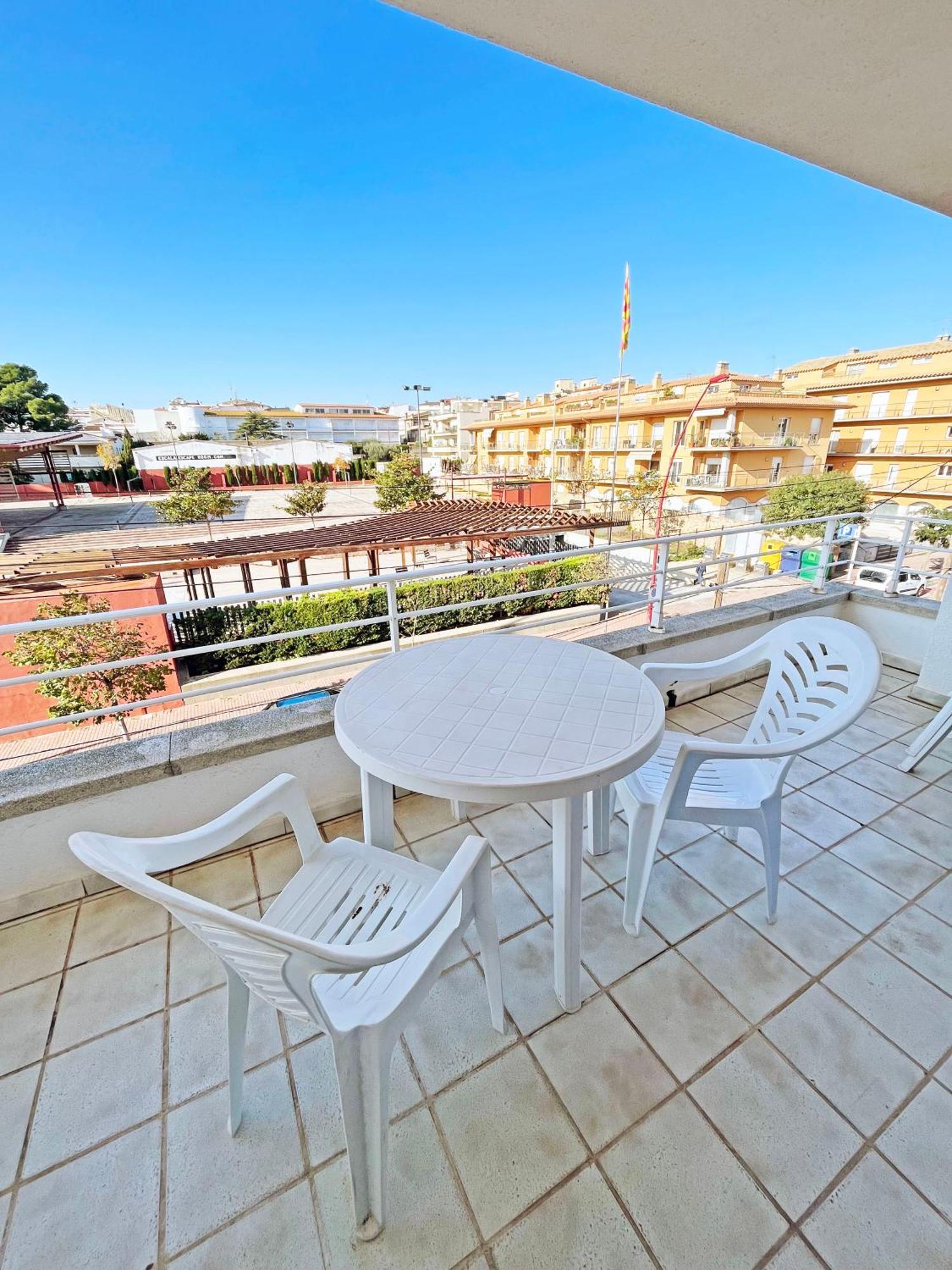 Apartamento De 3 Habitaciones En El Centro L' Escala Exterior foto